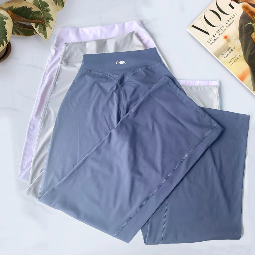 Suoralahkeiset ja hengittävät joogahousut