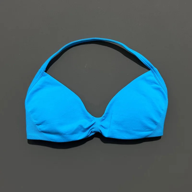 Korkean tuen treenitoppi ohuilla olkaimilla