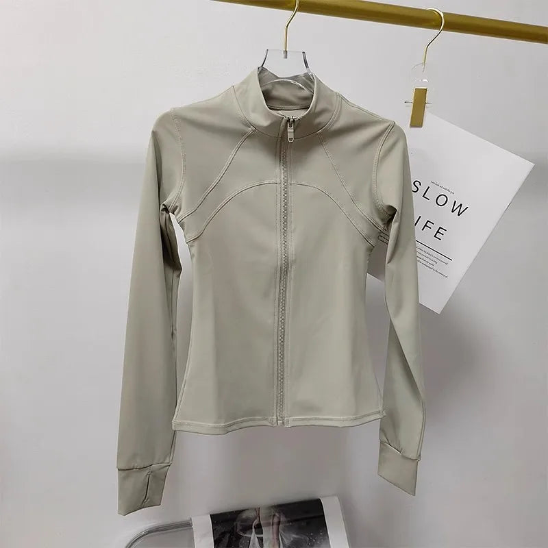 Quick-dry -treenitakki peukaloaukoilla