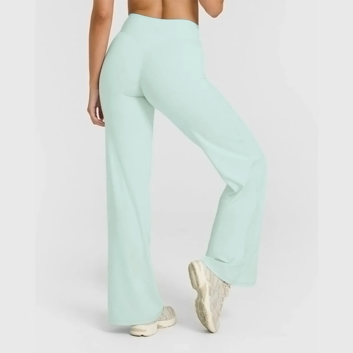 Suoralahkeiset ja hengittävät joogahousut