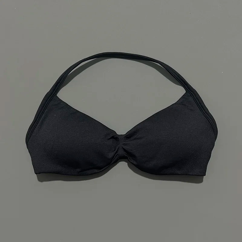 Korkean tuen treenitoppi ohuilla olkaimilla